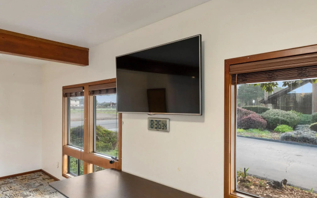 Harbor Lite Lodge