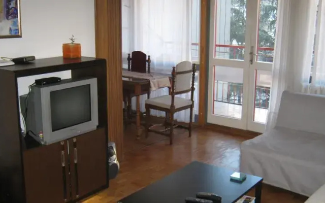 Apartment 017