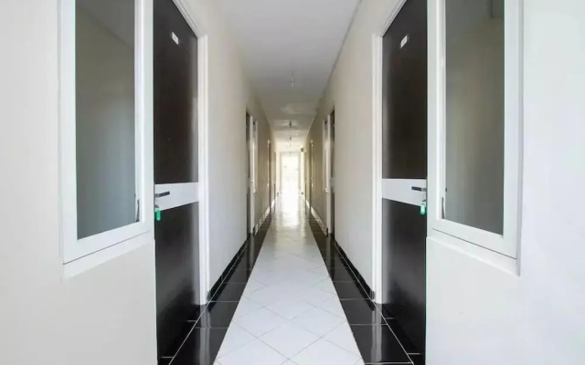 OYO 3350 Cozy Residence