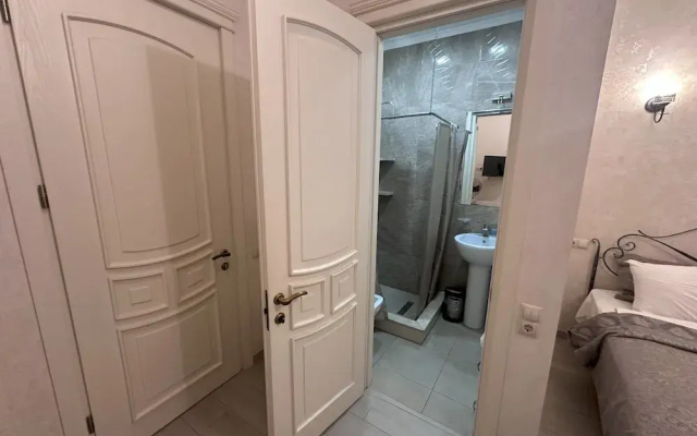 Silver 44 Hotel