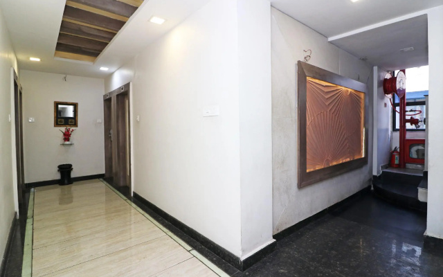 OYO Flagship 76603 Smriti Star MP Nagar