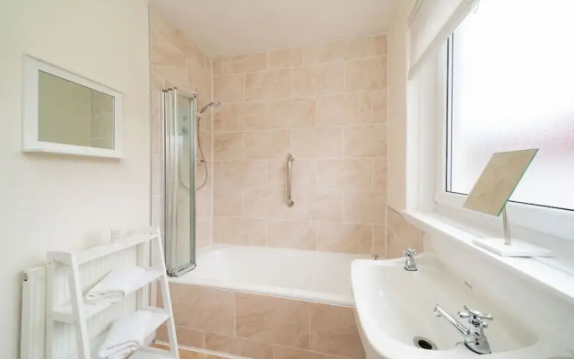 Jocks - Perfectly Placed Parklands Apartment