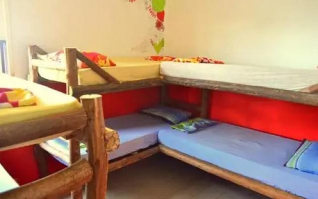 Katsbarnea Hostel