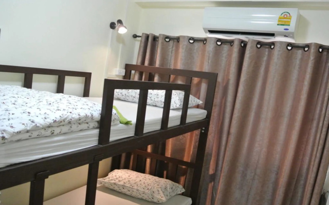 First Inn Bangkok - Hostel