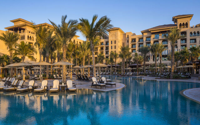 Отель Four Seasons Resort Dubai at Jumeirah Beach