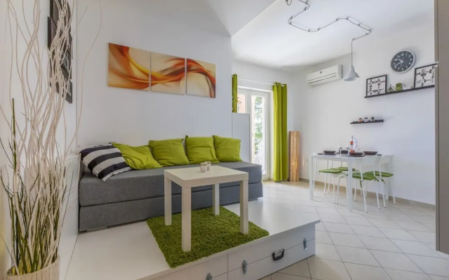 Apartment COLOR GREEN