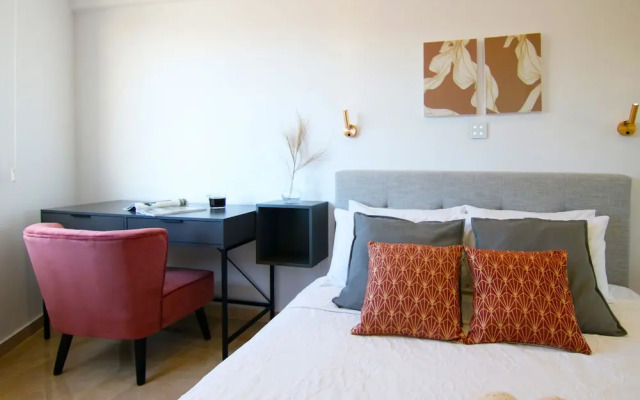 Phaedrus Living: Seaside Residence Lighthouse 70
