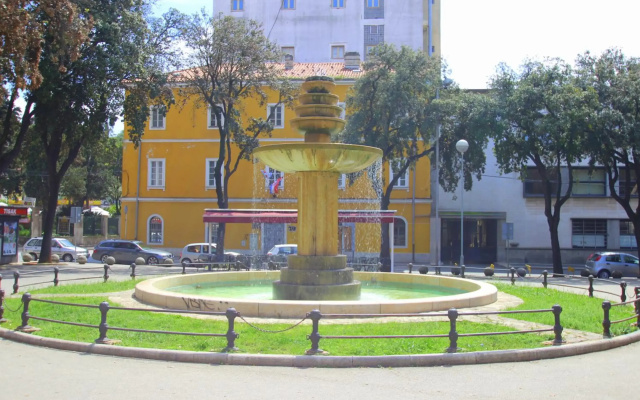Top Center Apartment