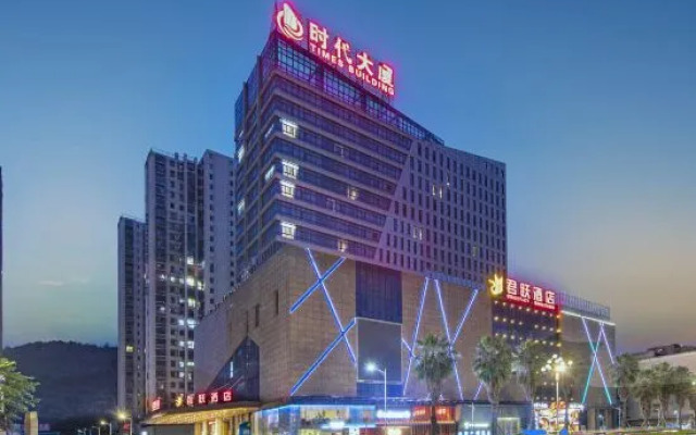 Monarch Hotel
