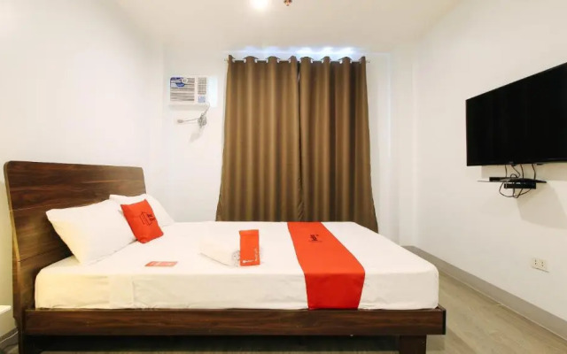 RedDoorz near Zobel Roxas St.