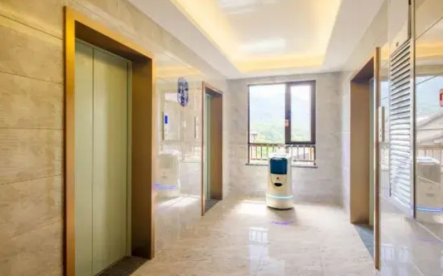 Nanxing holiday hotel (Mount Emei tourist center, Emeishan high-speed railway station)