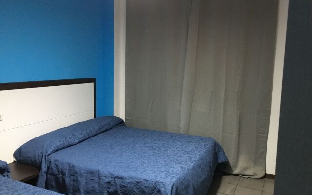 Отель Old Milano House - Hostel Италия, Милан - отзывы, цены и фото номеров - забронировать отель Old Milano House - Hostel онлайн комната для гостей