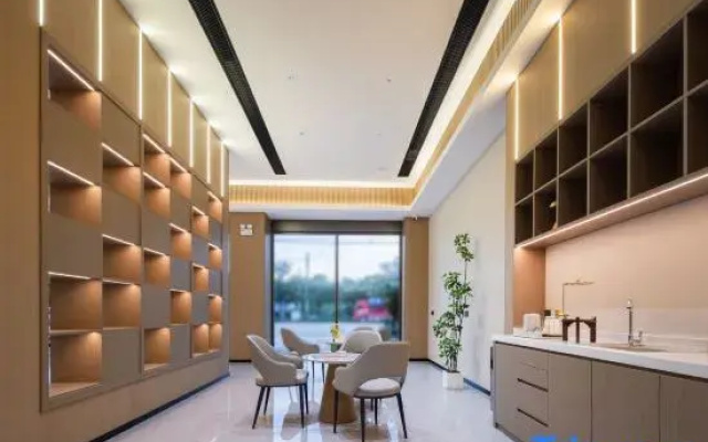 Lston Hotel