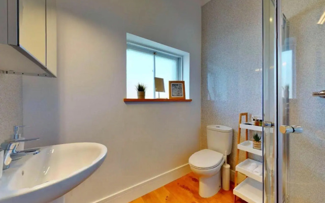 Peak Dale Apartment