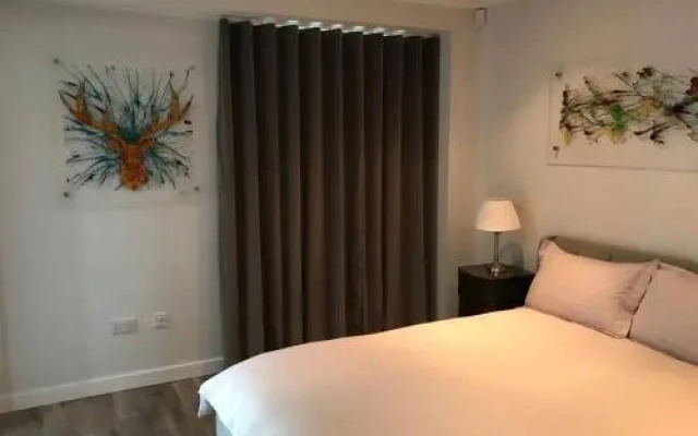 Riverside West End Apartment