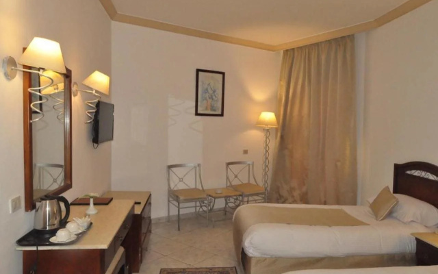 Dexon – Roma Hotel