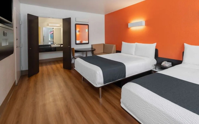 Studio 6 Suites Carpinteria, CA–Santa Barbara - South