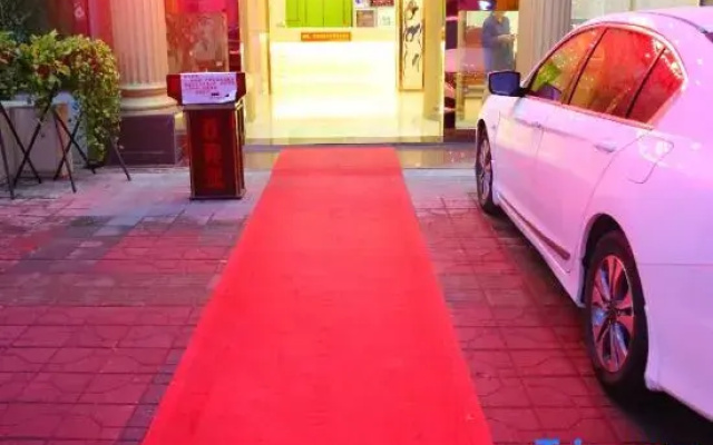 Shenzhen Minglaifa Hotel (Longgang Ailian Subway Station)