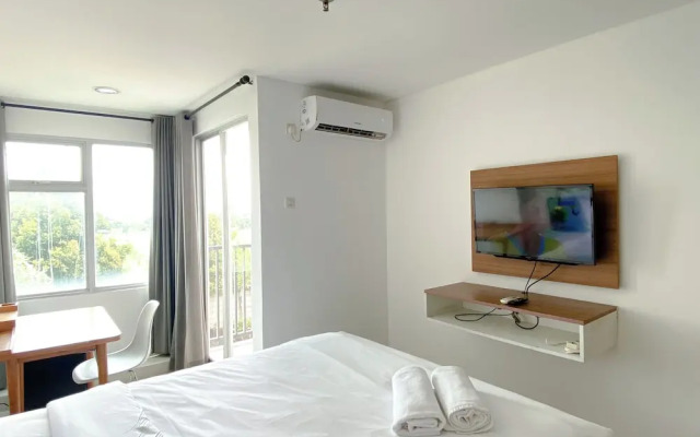Modern Look And Homey Studio At Enviro Apartment