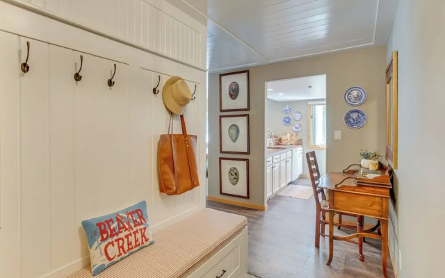 Walk to Beaver Creek Village: Cozy Condo!
