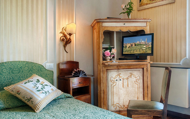 Villa Scacciapensieri Boutique Hotel
