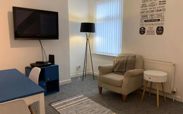 Bright, Comfortable Home, Convenient for City Centre