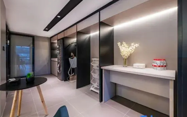 Homeinn Selected Hotel (Zhaotong Zhenxiong Yilian International Trade City)