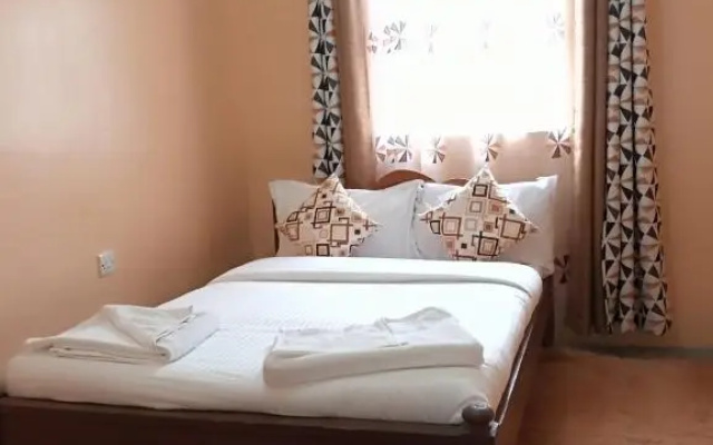 Cozy 2Bedroom Own Compound House