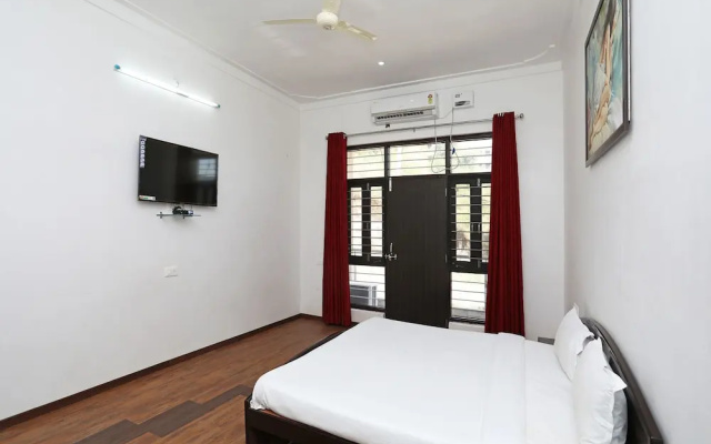 OYO 9777 Home Duplex Studio Airport Road