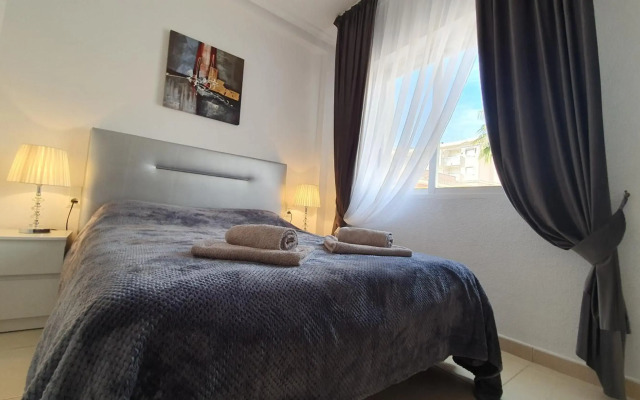 Sunny apartament near La Mata beach