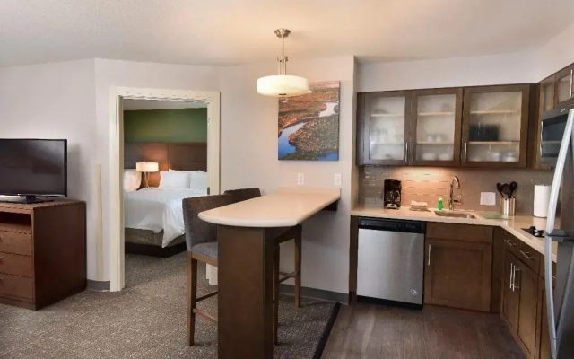 Staybridge Suites Wisconsin Dells - Lake Delton by IHG