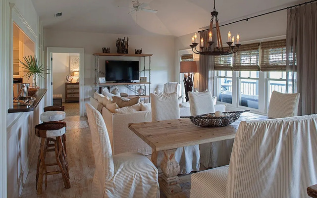 Beachy Bungalow by Exclusive 30A