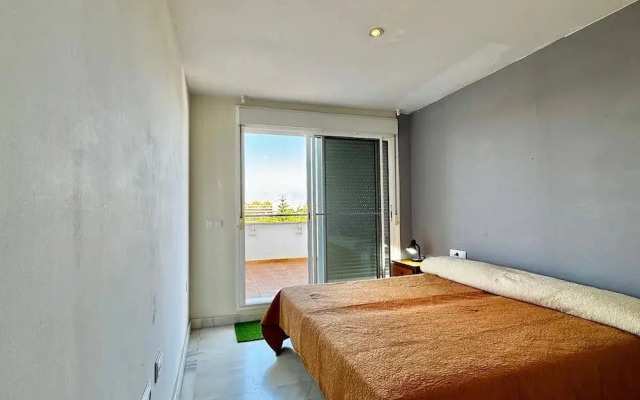 Nice Apartment With Shared Pool