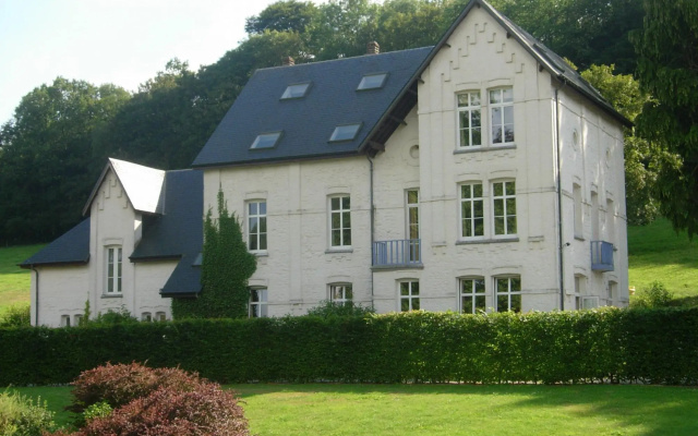 Lovely Holiday Home in Chimay with Terrace