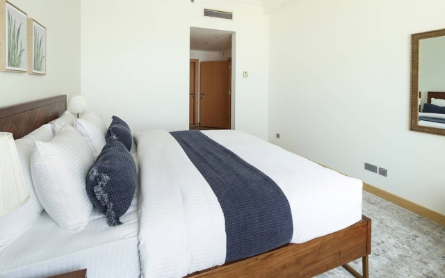 Sleek And Elegant 1BR on The Palm!