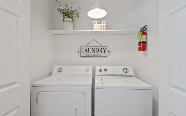 Foothills Walk-in - On-site Amenities