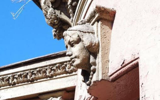 Отель Saint George Hostel Грузия, Тбилиси - 8 отзывов об отеле, цены и фото номеров - забронировать отель Saint George Hostel онлайн вид на фасад