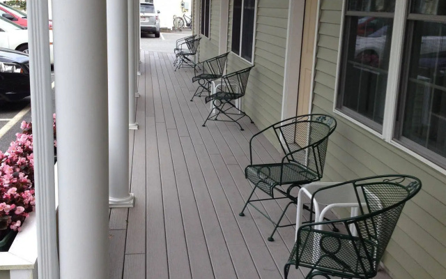 Cromwell Harbor Motel