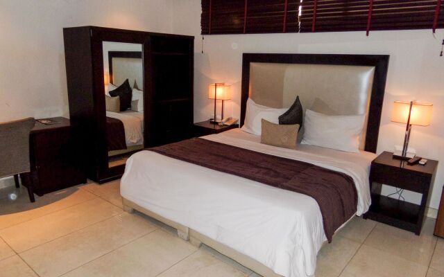 Отель S&S Hotels and Suites комната для гостей