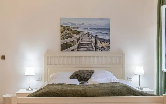 Modern 4BR Apartment Ideal For Long Stay