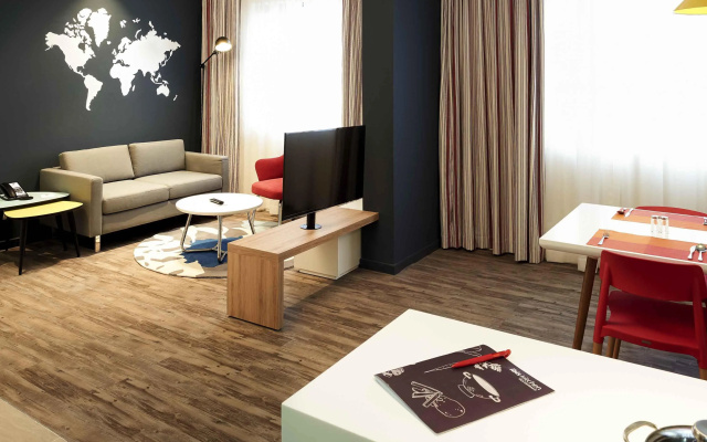 ibis Saigon South