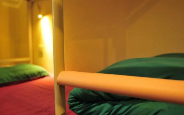 He Huang Memory Youth Hostel