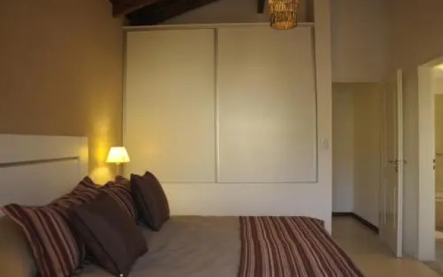 Lom Suites