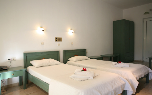 Elpis Studios & Apartments