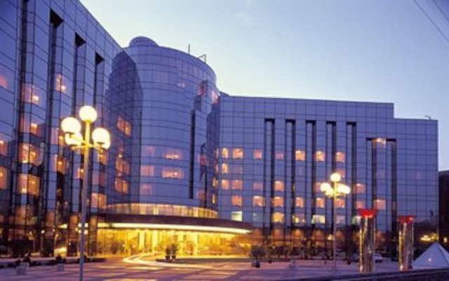Отель Golden Flower Hotel Xian by Shangri-La Китай, Сиань - отзывы, цены и фото номеров - забронировать отель Golden Flower Hotel Xian by Shangri-La онлайн вид на фасад