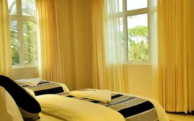 Lagoon Lodge