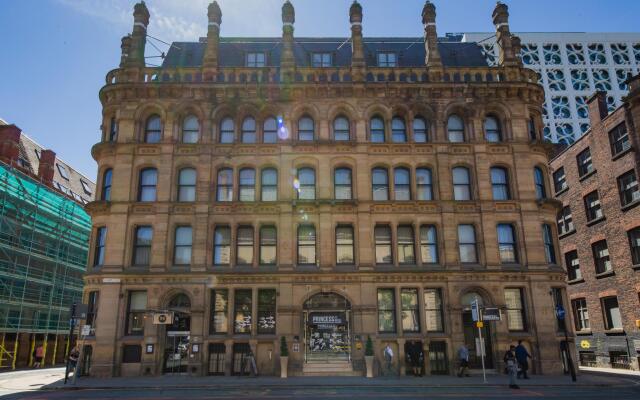 Arora Hotel Manchester вид на фасад