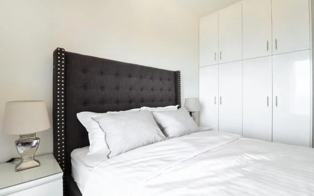 Noir Luxury Suite by CorfuEscapes
