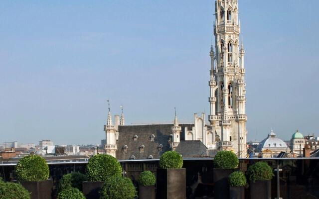 Отель Warwick Brussels вид на фасад
