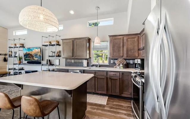 Sweet Seaview Home: Near Beach & Trailhead!